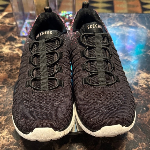 Skechers Women’s Virtue Slip-On Walking Sneakers from Finish Line Size 7 - Picture 2 of 7